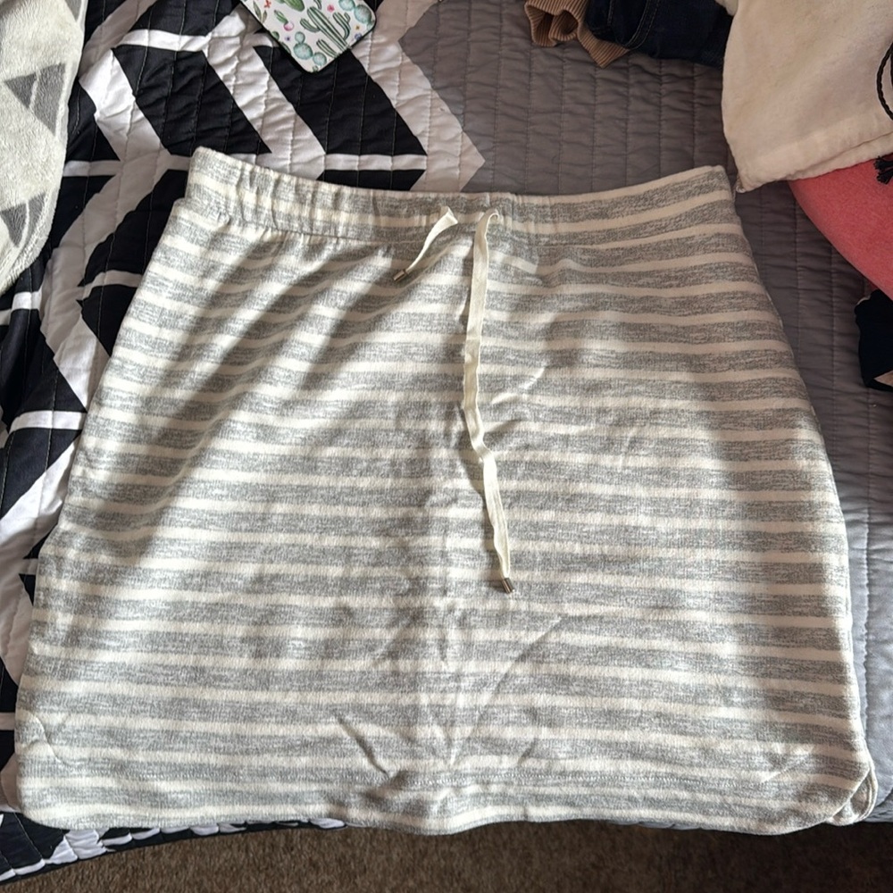 Comfy stripped skirt